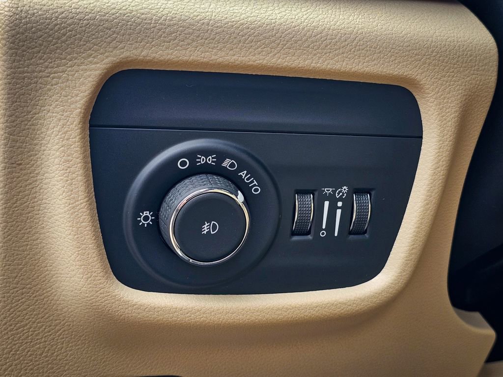 New 2026 Jeep Grand Cherokee Limited image 14