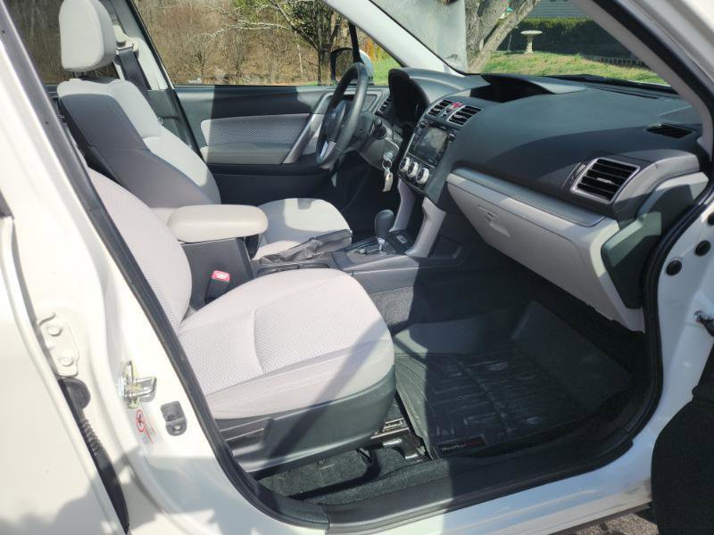 Used 2017 Subaru Forester 2.5i Premium image 7
