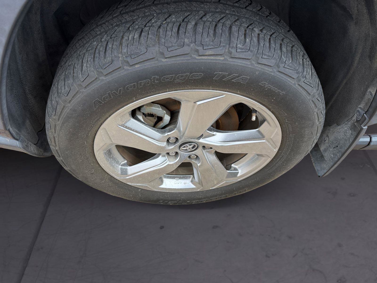 Used 2020 Toyota RAV4 Limited image 14