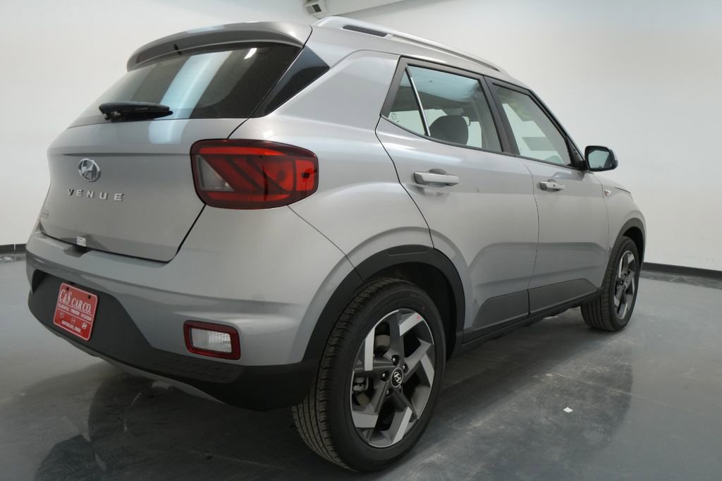New 2025 Hyundai Venue SEL image 10