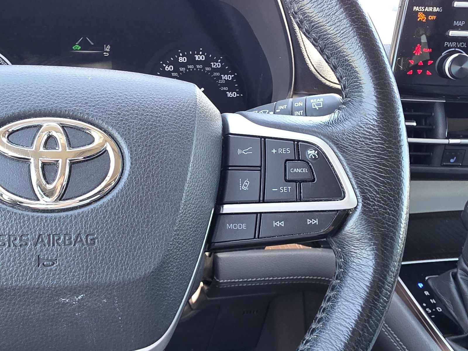 Used 2021 Toyota Sienna XLE FWD image 19