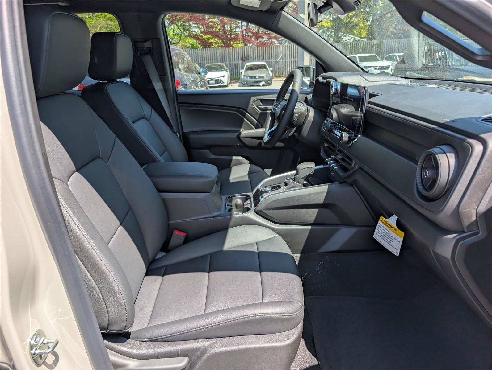 New 2026 Chevrolet Colorado Trail Boss w/ Midnight Edition AWD/4WD image 8