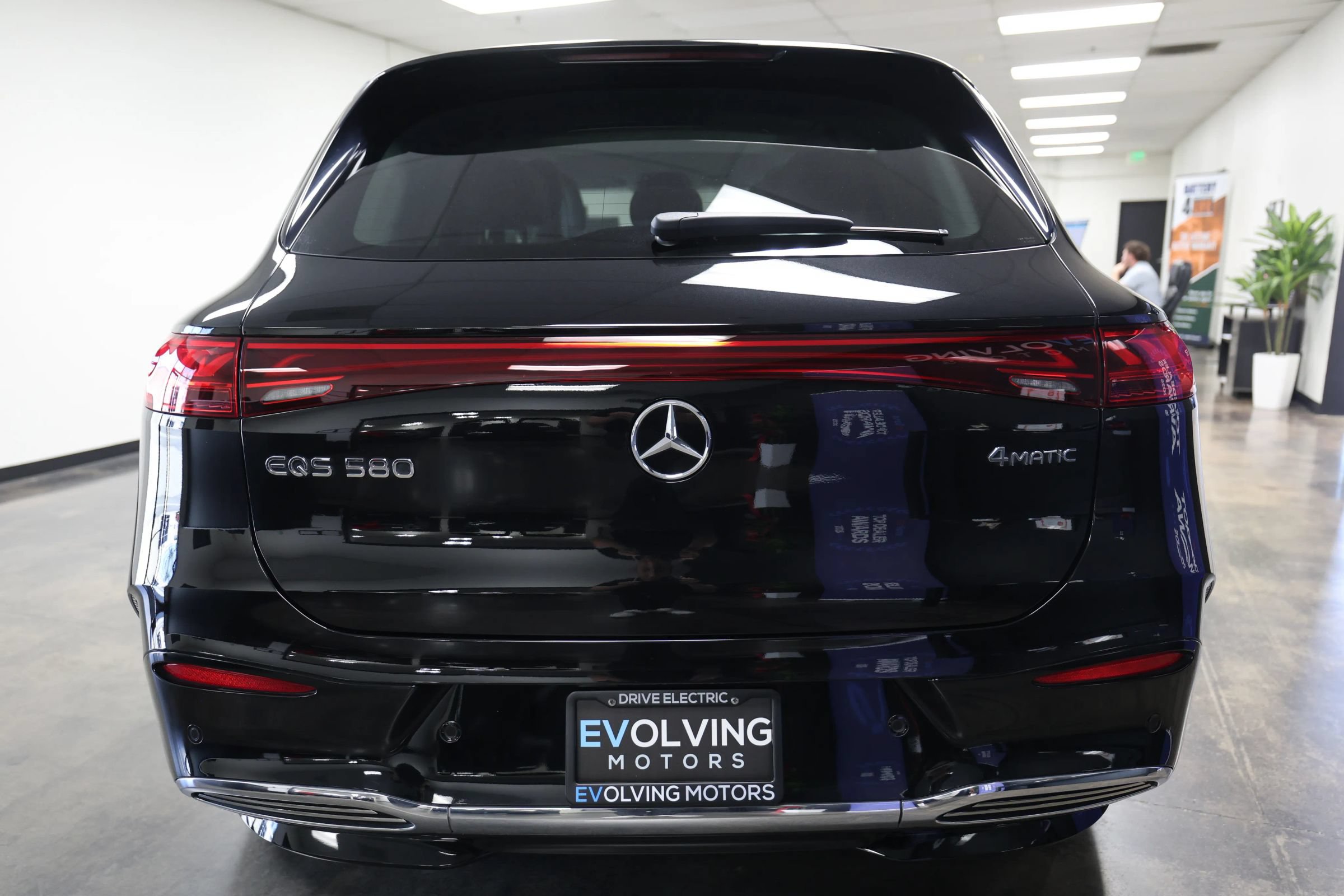 Used 2023 Mercedes-Benz EQS 580 4MATIC SUV image 8