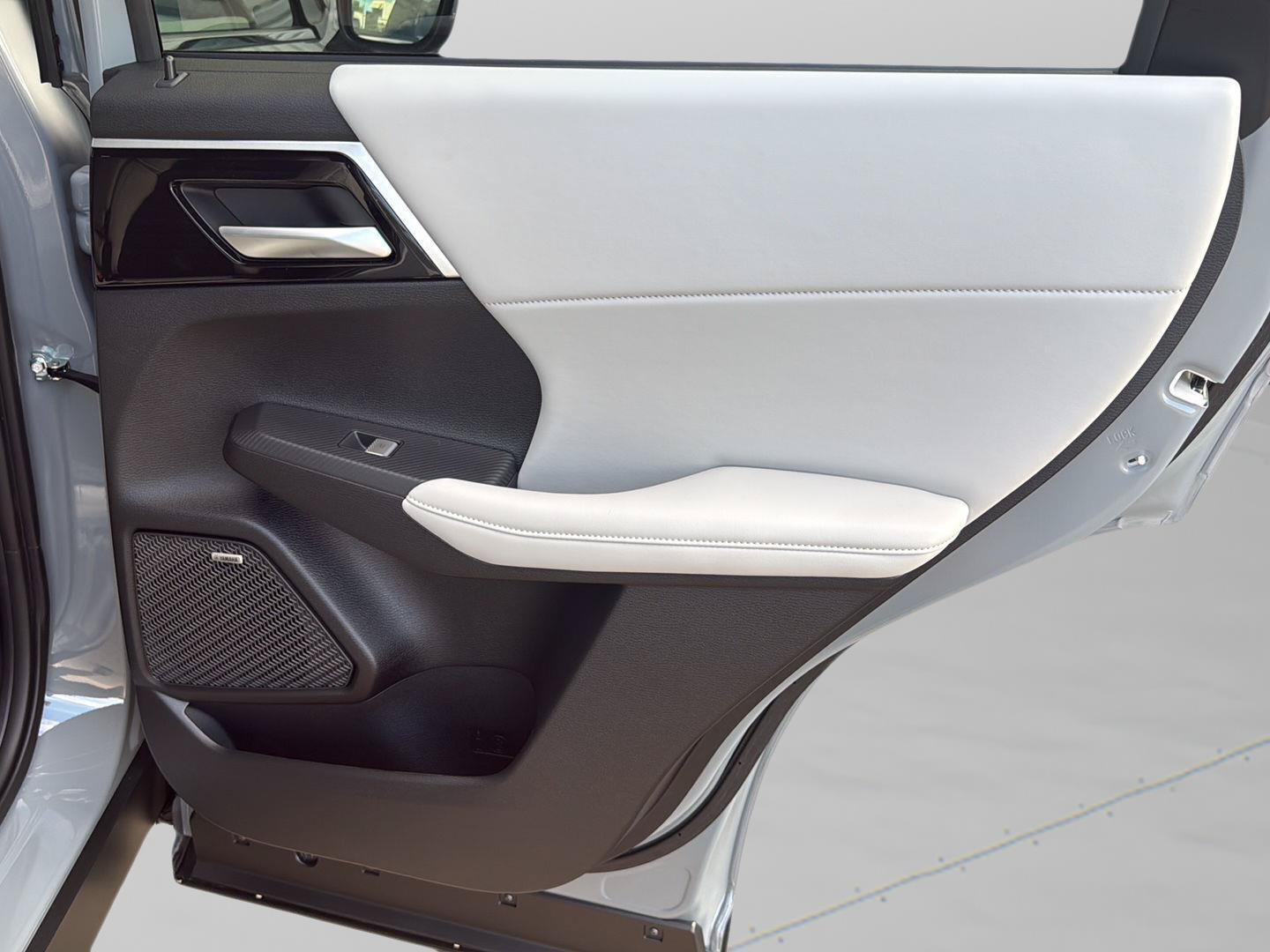 New 2026 Mitsubishi Outlander SE AWD/4WD image 30