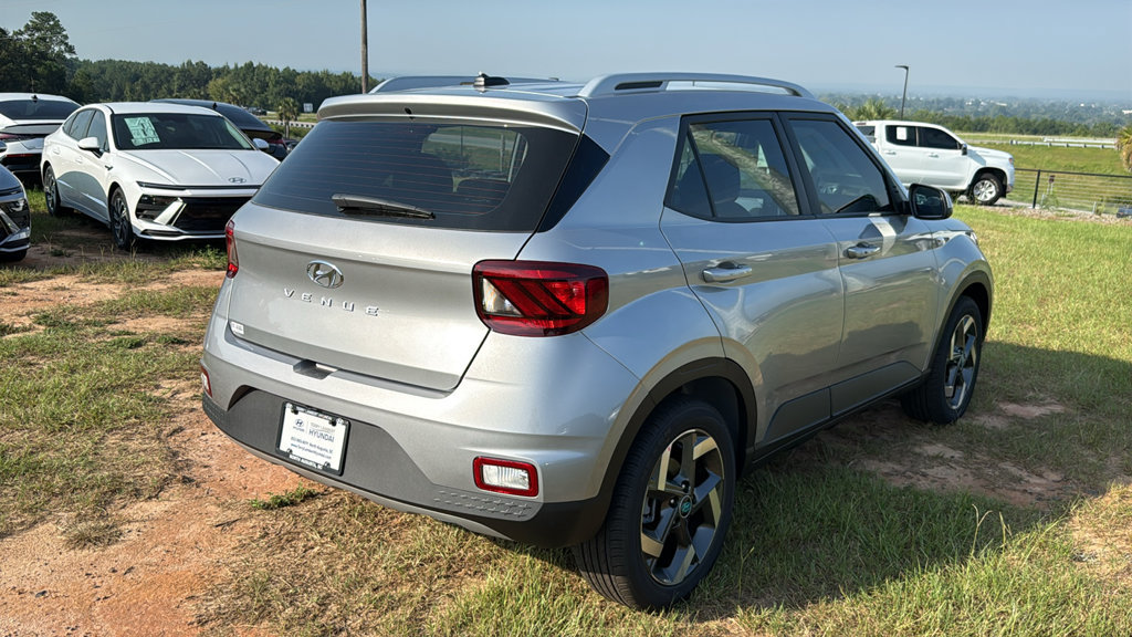New 2026 Hyundai Venue SEL FWD image 7