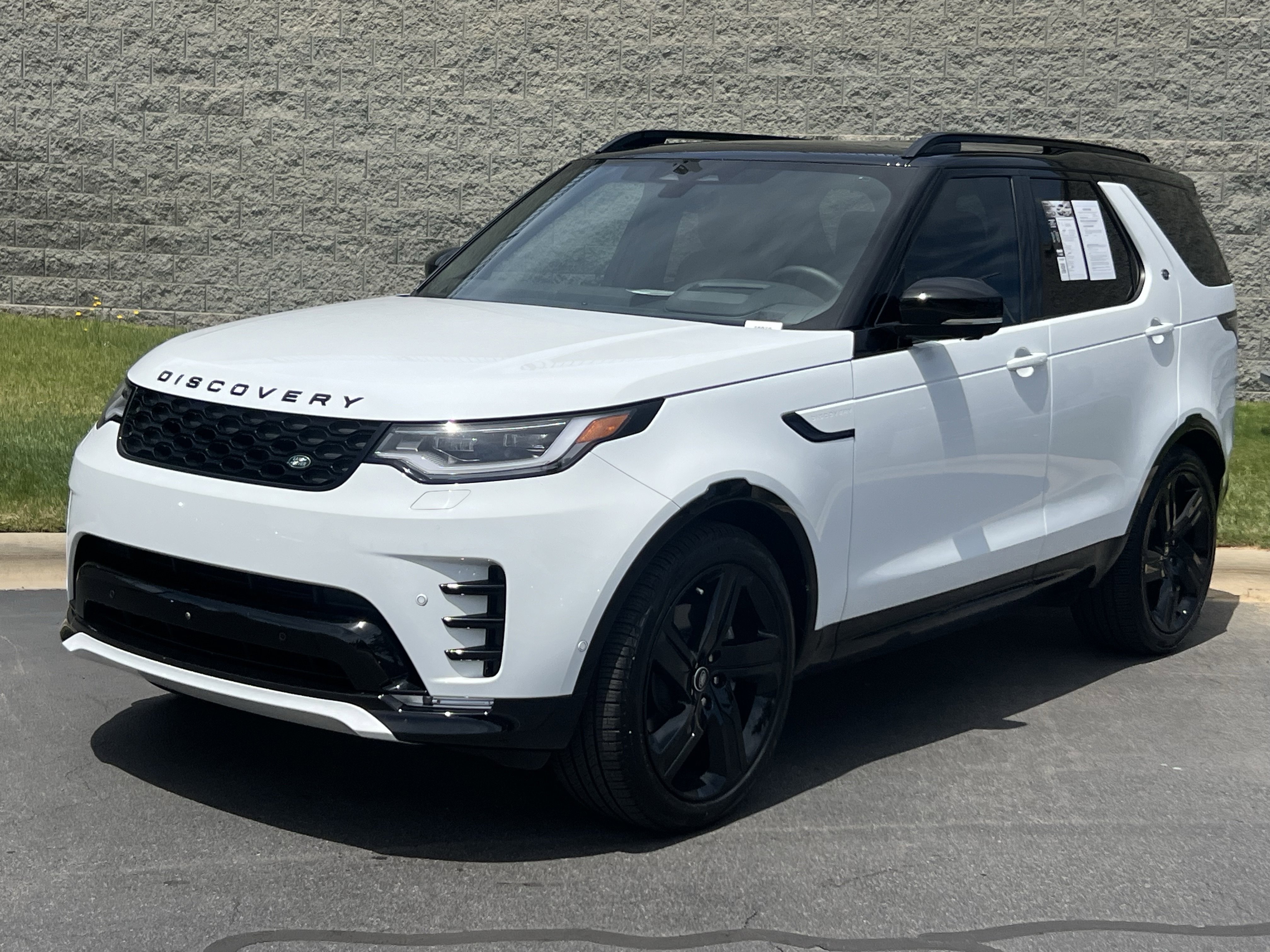 Certified 2025 Land Rover Discovery Dynamic SE