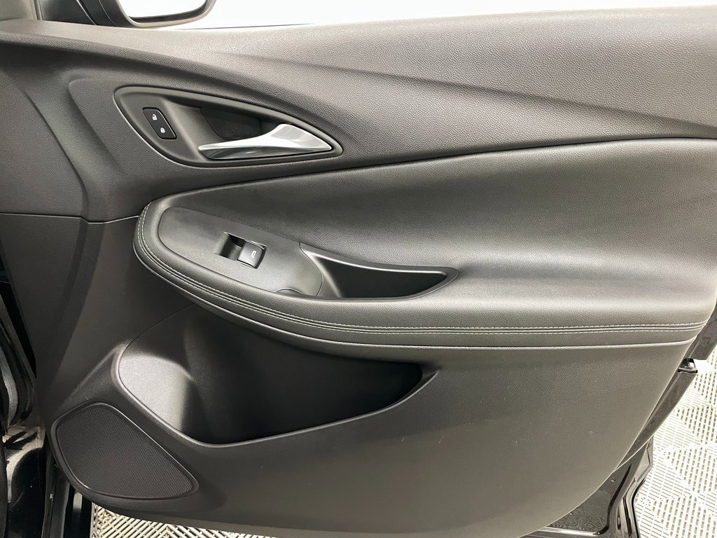 Used 2023 Buick Encore GX Select w/ Sport Touring Package image 38