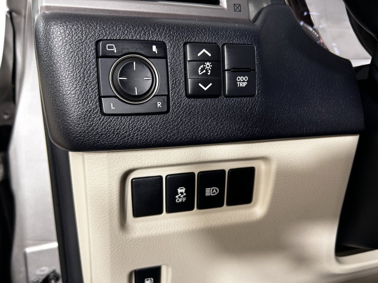 Used 2022 Lexus GX 460 w/ Accessory Package AWD/4WD image 24