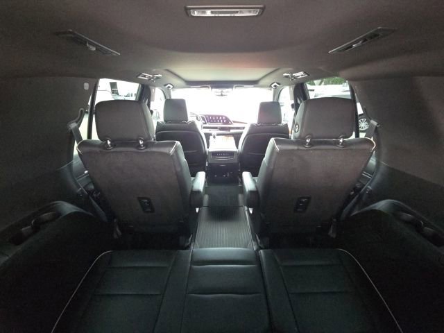 Used 2024 Cadillac Escalade Premium Luxury AWD/4WD image 14