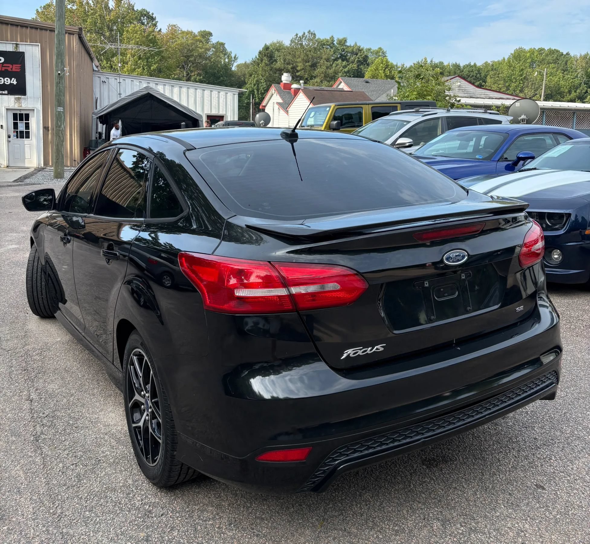 Used 2015 Ford Focus SE w/ SE Sport Package FWD image 4