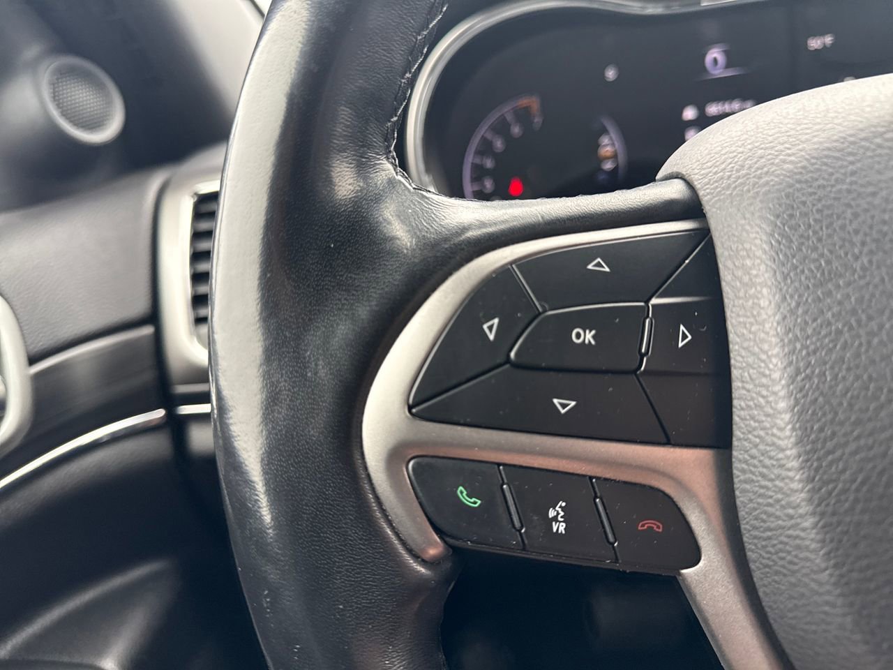 Used 2020 Jeep Grand Cherokee Limited image 29