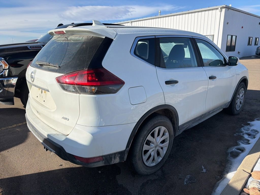 Used 2019 Nissan Rogue S image 3
