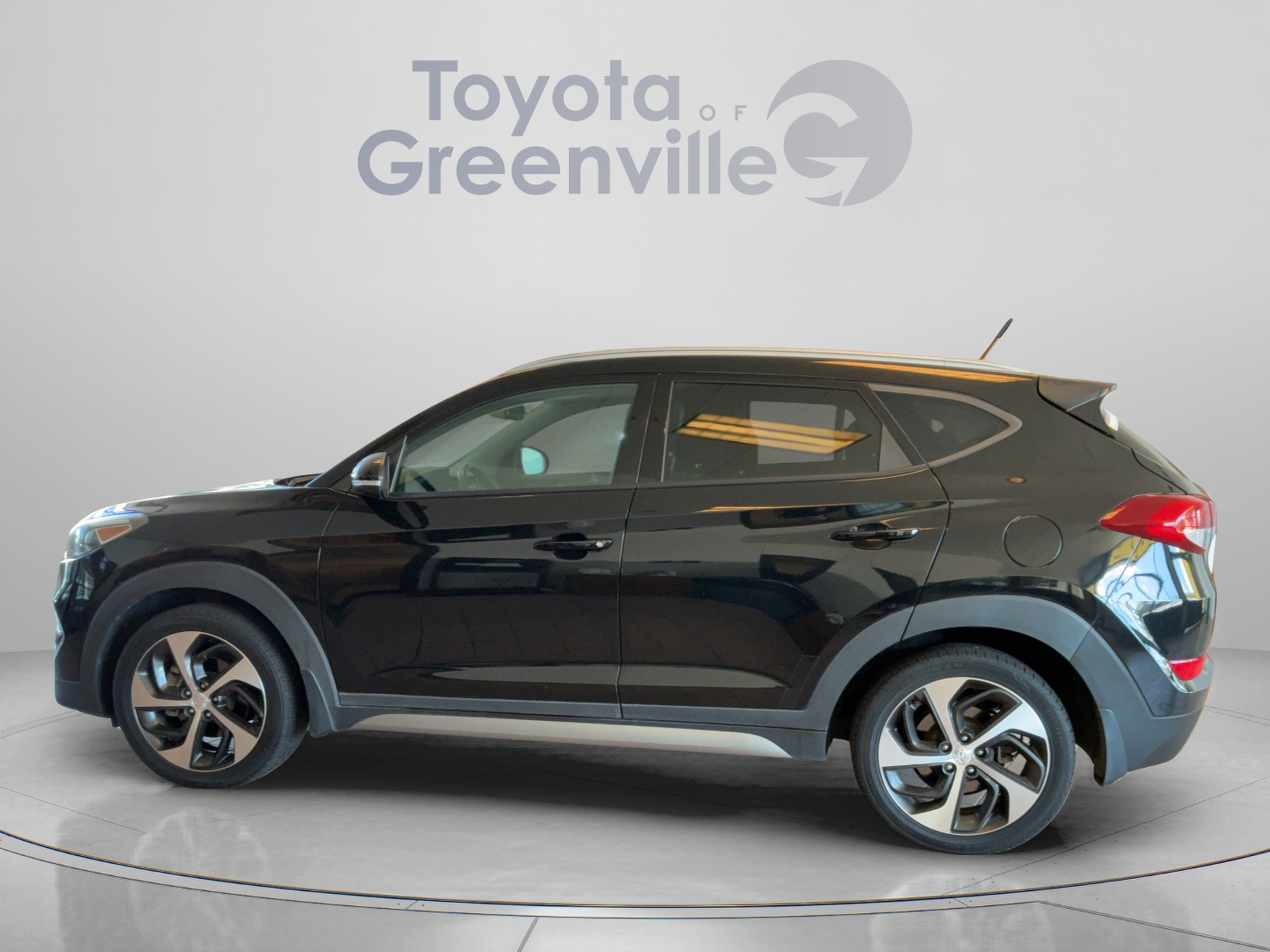 Used 2017 Hyundai Tucson Sport w/ Cargo Package AWD/4WD image 2