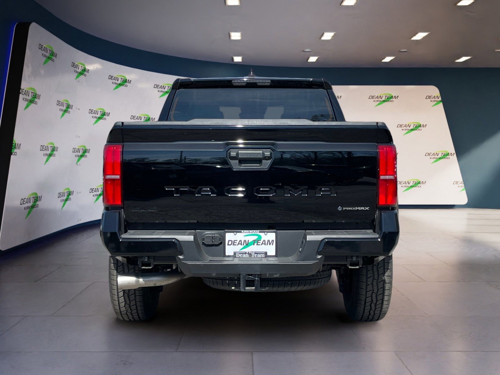Used 2025 Toyota Tacoma TRD Off-Road AWD/4WD image 7