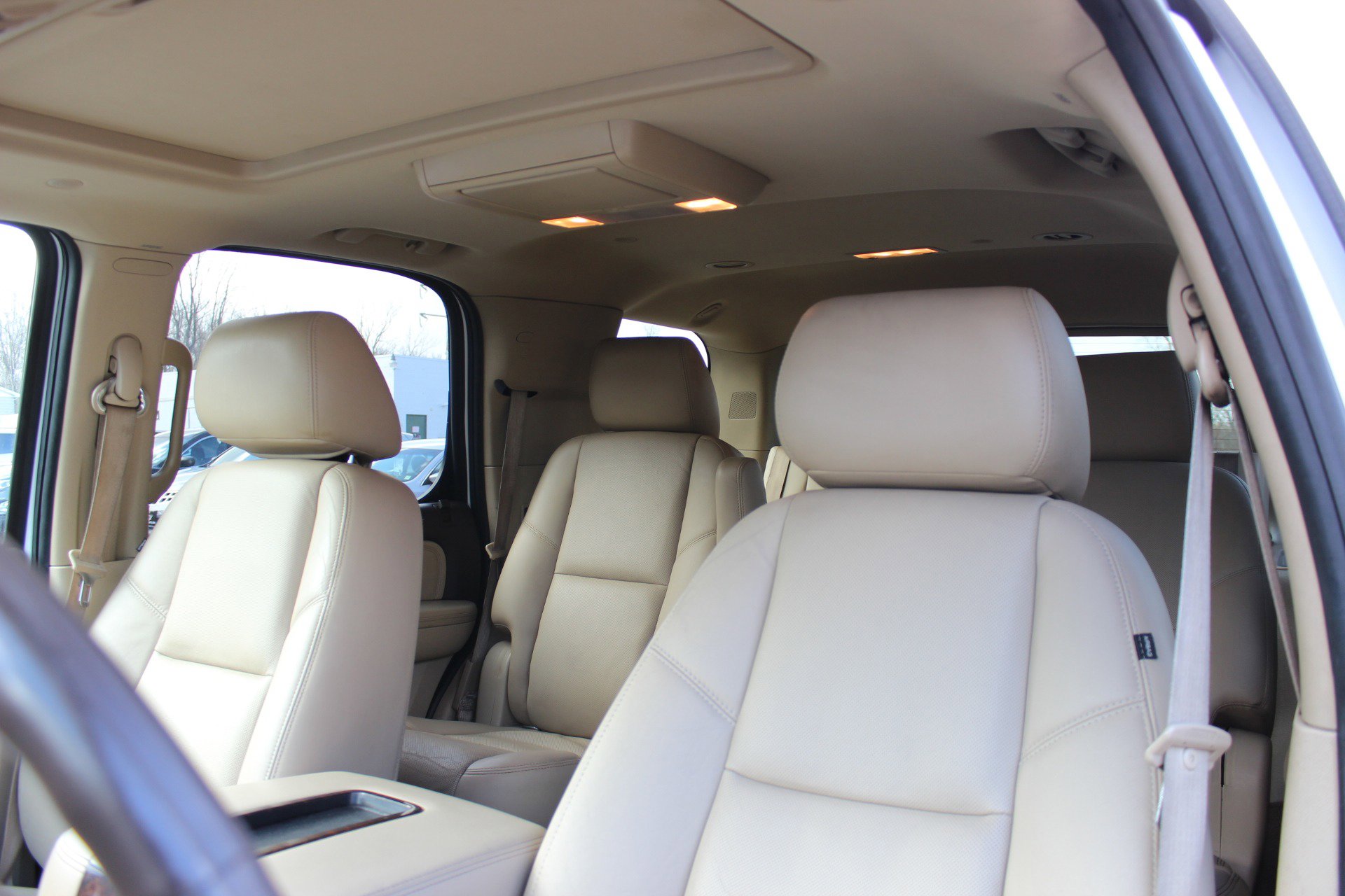 Used 2011 GMC Yukon Denali image 17