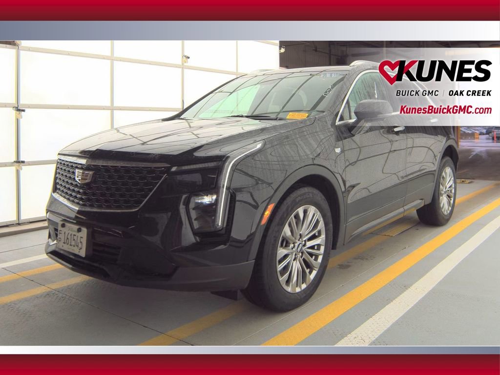 Used 2025 Cadillac XT4 Premium Luxury image 25