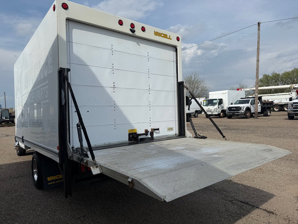 Used 2018 Chevrolet Express 3500 w/ Driver Convenience Package RWD image 11