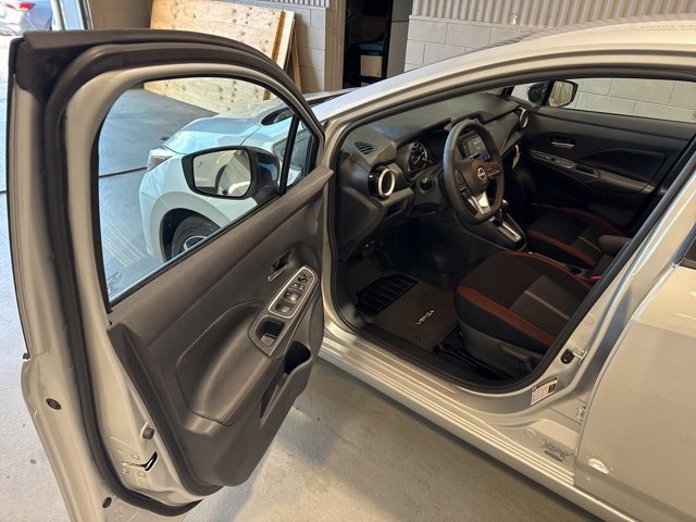 New 2025 Nissan Versa SR w/ Trunk Package image 9