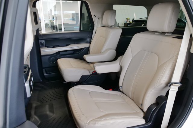 Used 2022 Ford Expedition Limited image 12