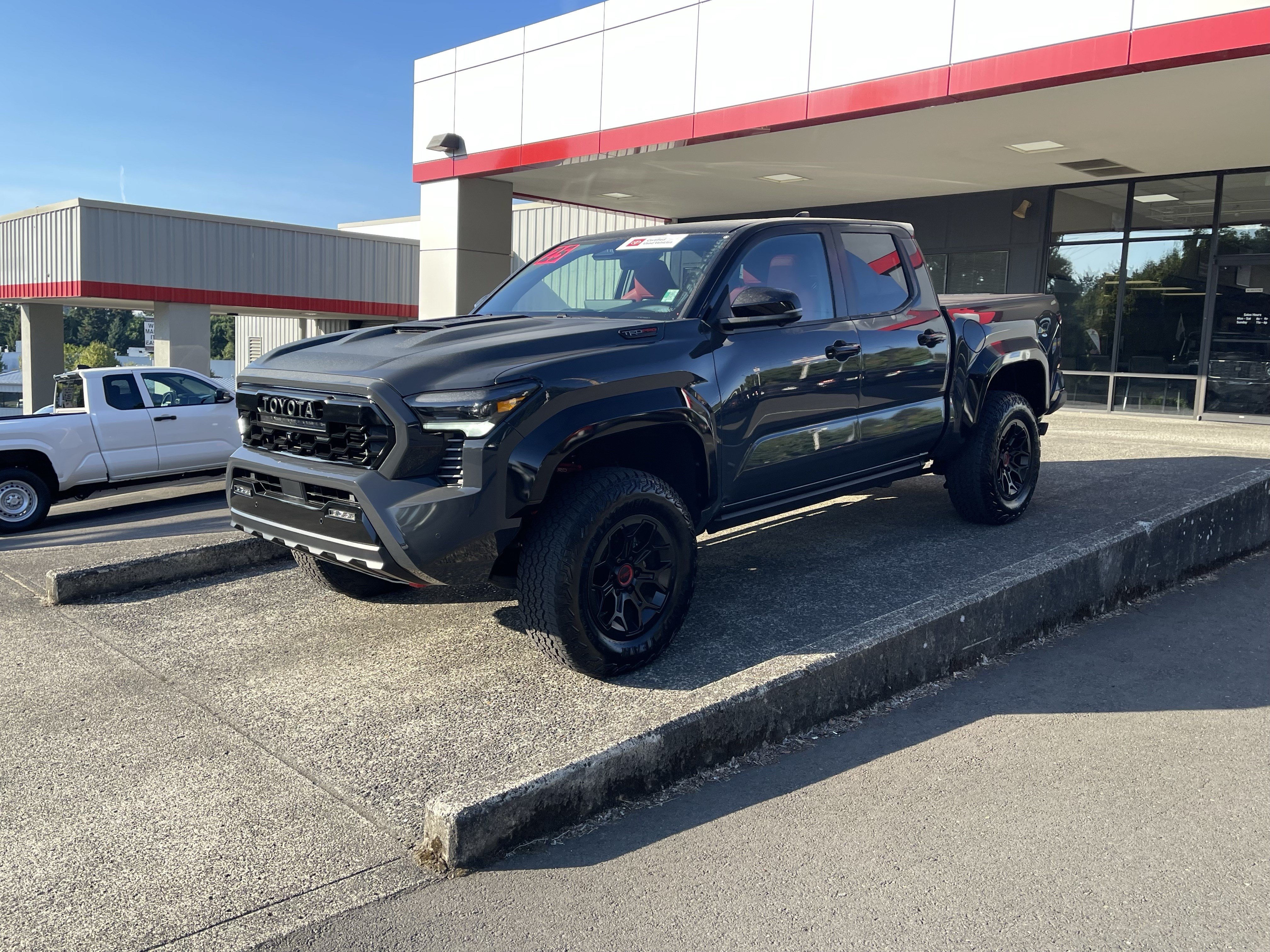 Certified 2025 Toyota Tacoma TRD Pro AWD/4WD image 4