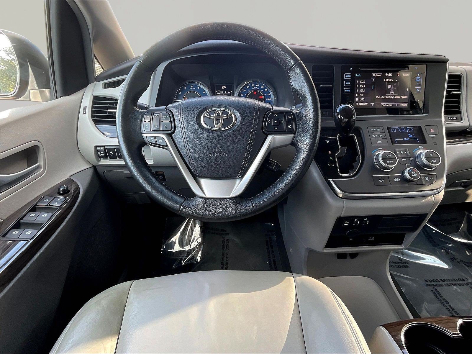Used 2015 Toyota Sienna XLE Premium FWD image 8