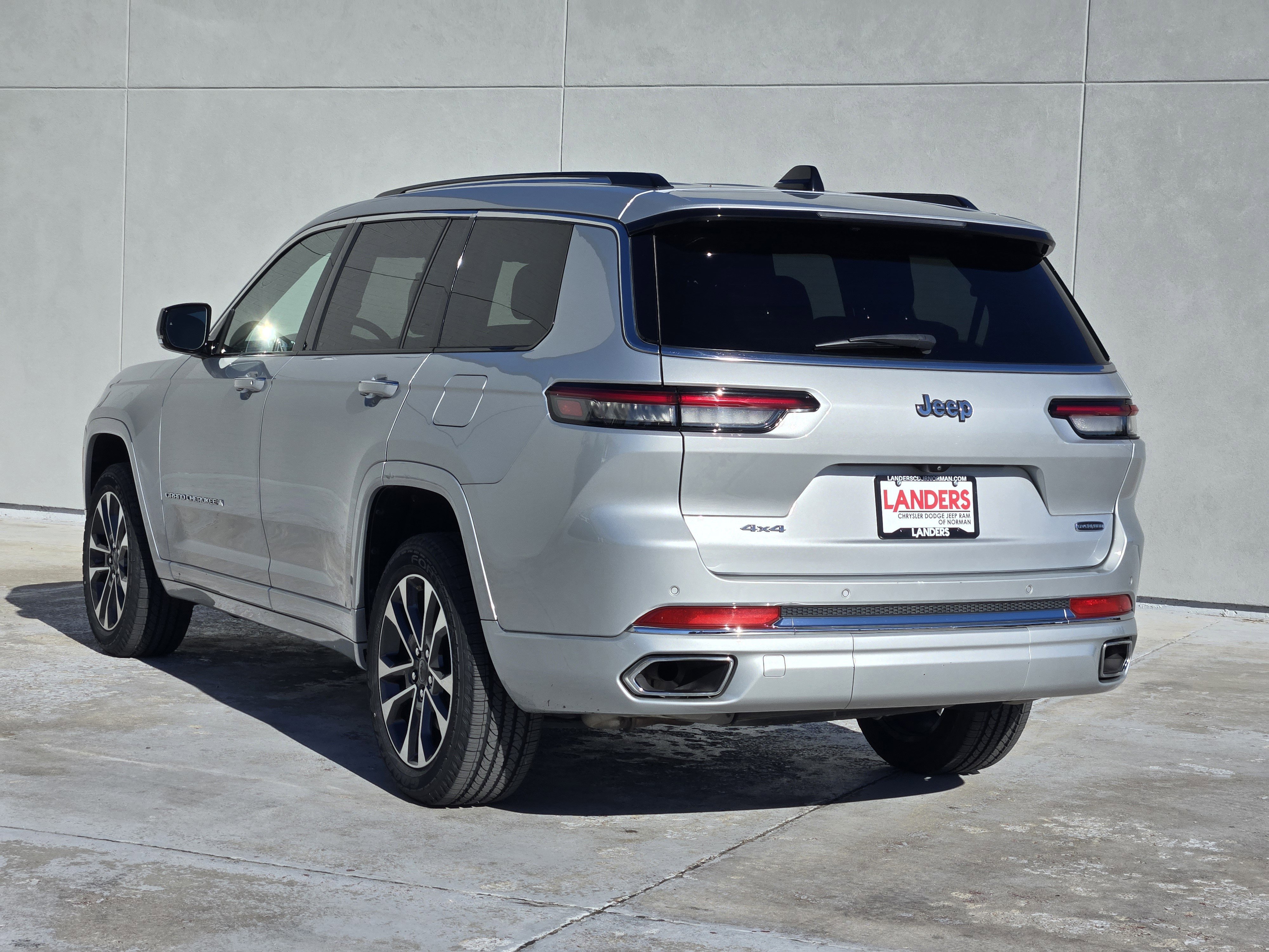 Used 2023 Jeep Grand Cherokee L Overland image 6