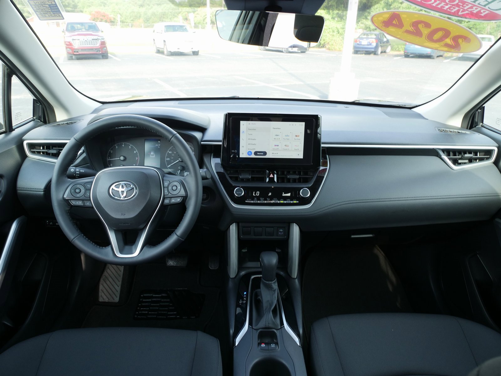 Used 2024 Toyota Corolla Cross LE image 16