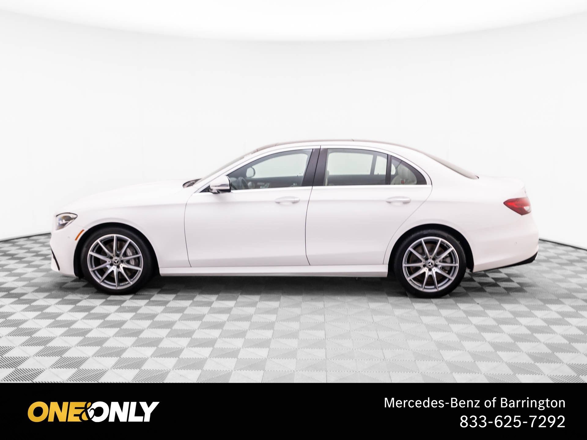 Used 2022 Mercedes-Benz E 450 4MATIC Sedan image 2