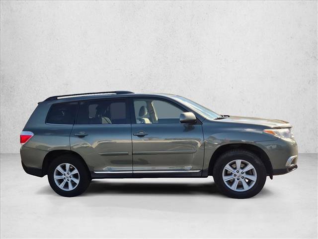Used 2013 Toyota Highlander SE FWD image 4