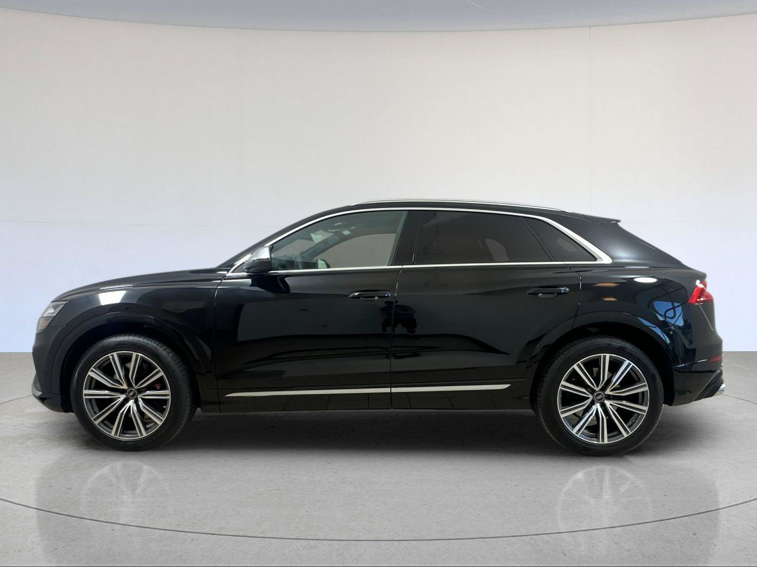 Used 2023 Audi SQ8 Prestige w/ Prestige Package AWD/4WD image 3