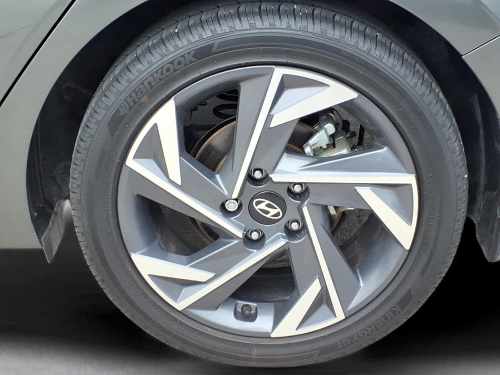 Used 2025 Hyundai Elantra Limited FWD image 8