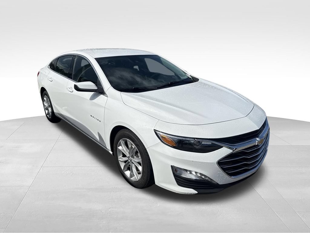 Used 2025 Chevrolet Malibu LT FWD image 3