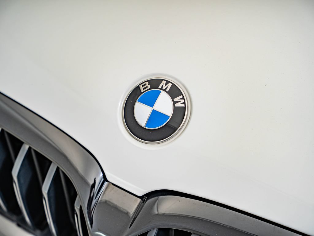 Used 2022 BMW 540i w/ M Sport Package RWD image 11