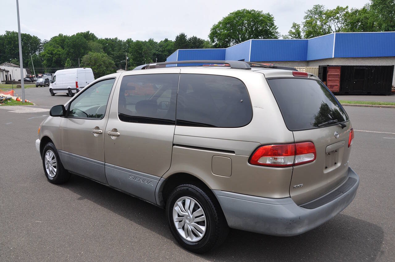 Used 2002 Toyota Sienna LE FWD image 9