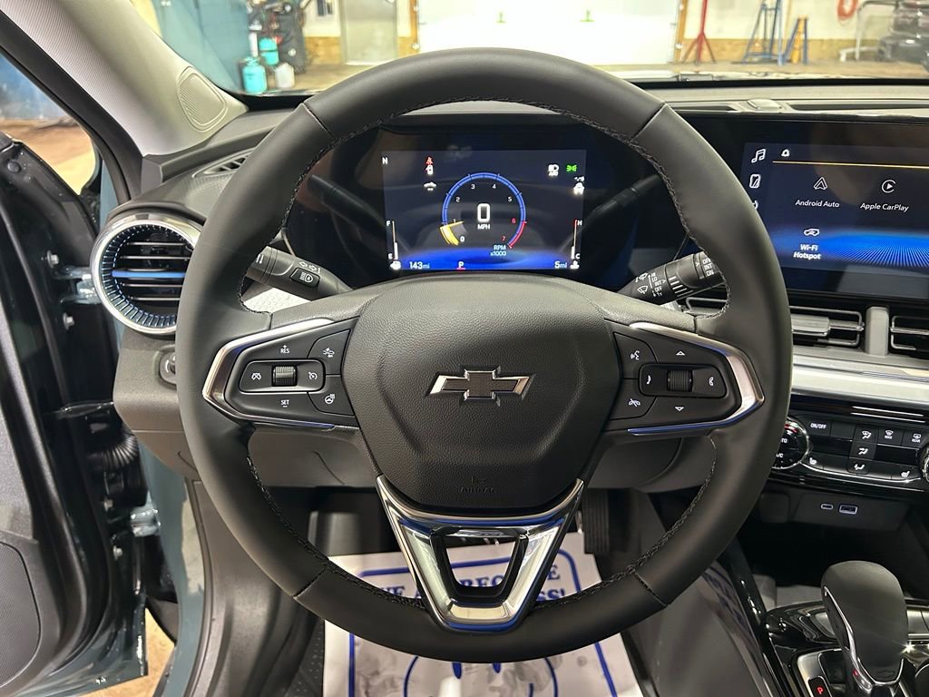 New 2026 Chevrolet Trax LT w/ Sunroof Package FWD image 24