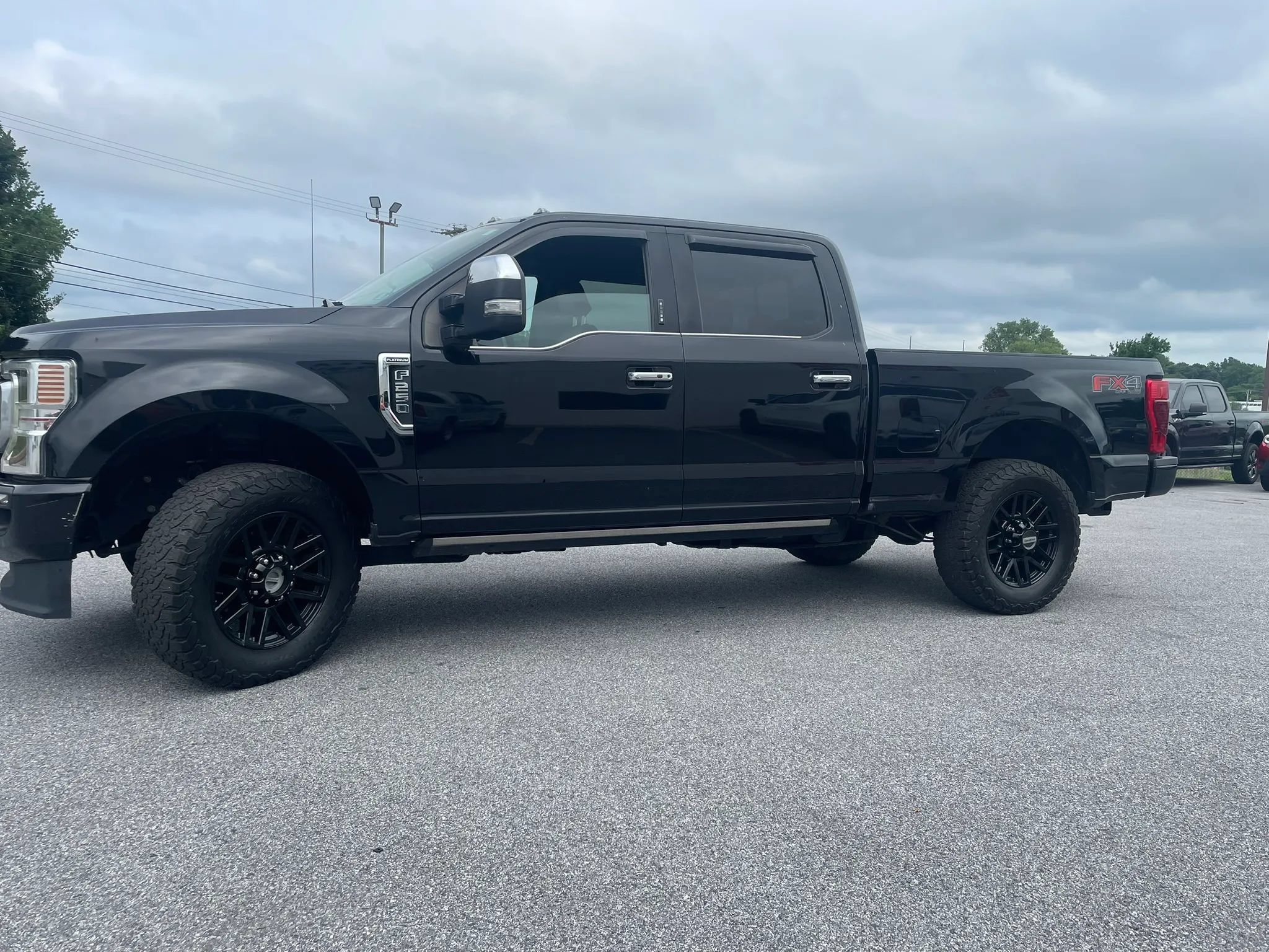 Used 2020 Ford F250 Platinum w/ FX4 Off-Road Package AWD/4WD image 4