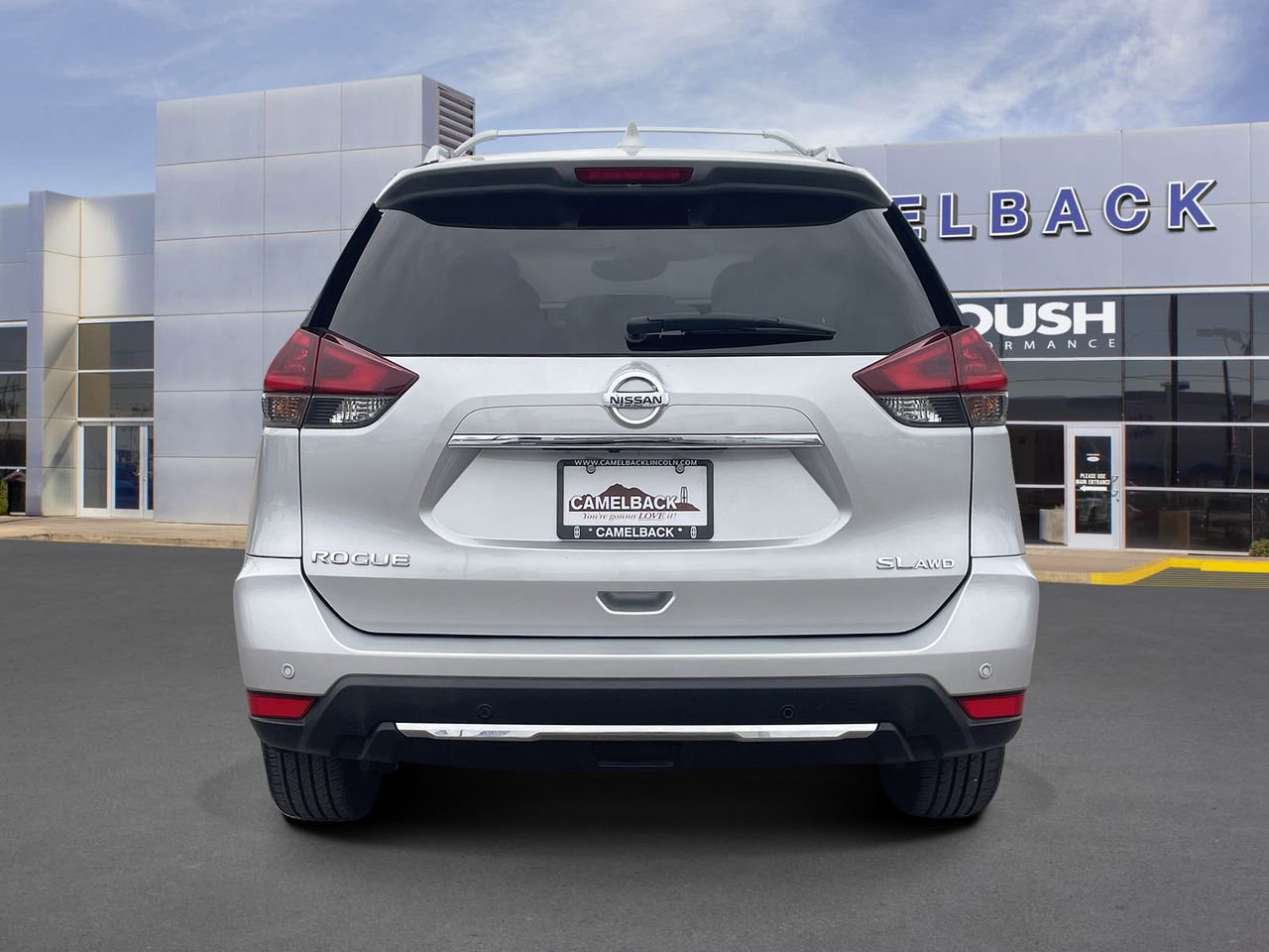 Used 2019 Nissan Rogue SL w/ Premium Package image 5