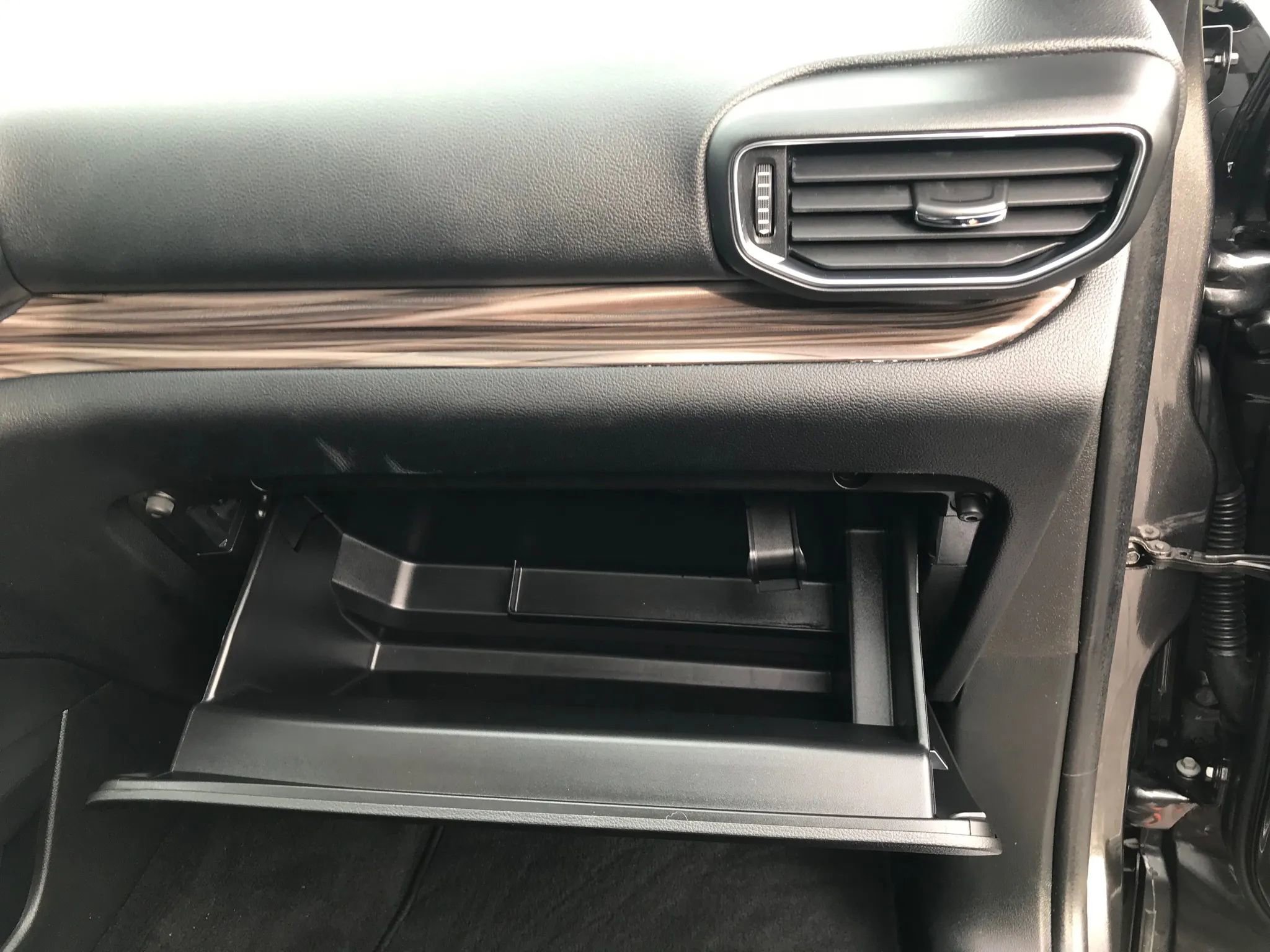 Used 2020 Ford Explorer Limited w/ Class III Trailer Tow Package image 59