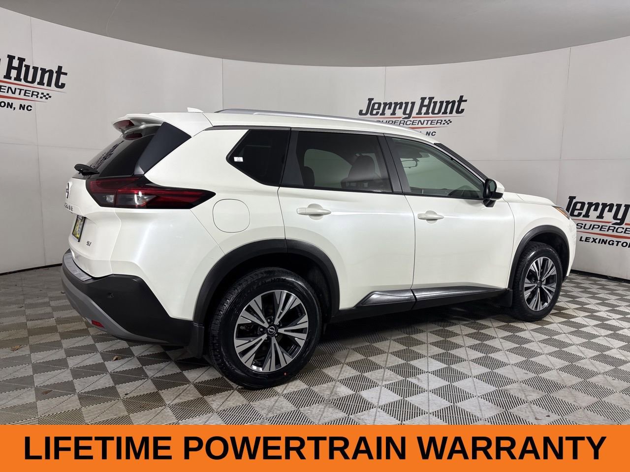 Used 2023 Nissan Rogue SV w/ SV Premium B Package image 5