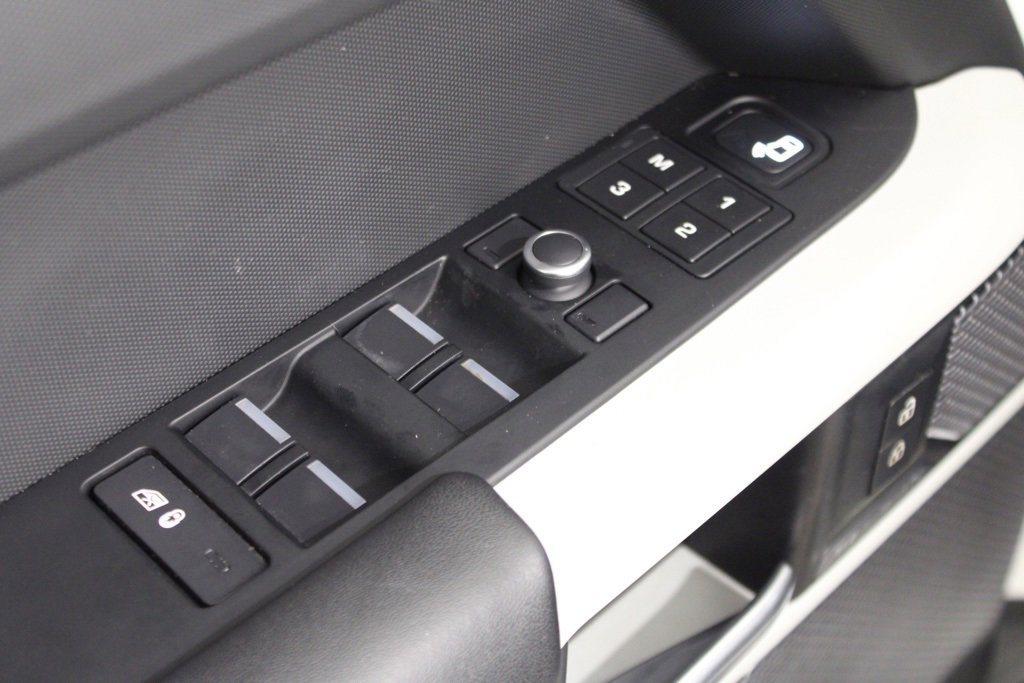 Used 2020 Land Rover Defender 110 HSE image 17