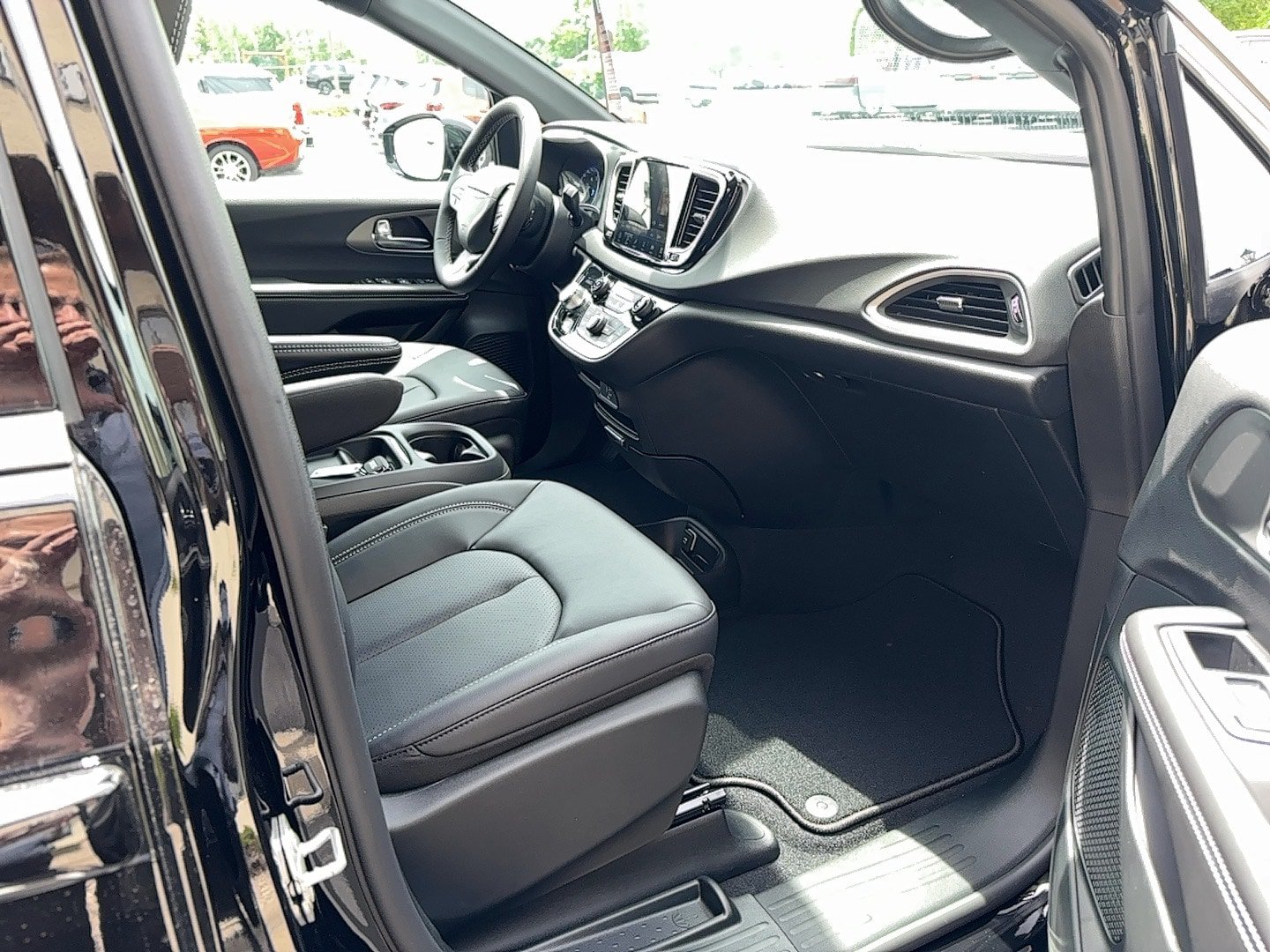 New 2027 Chrysler Pacifica LX FWD image 6