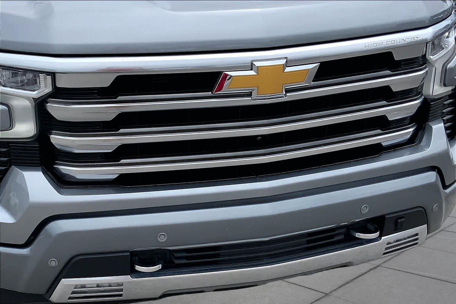 Used 2023 Chevrolet Silverado 1500 High Country w/ High Country Premium Package AWD/4WD image 30