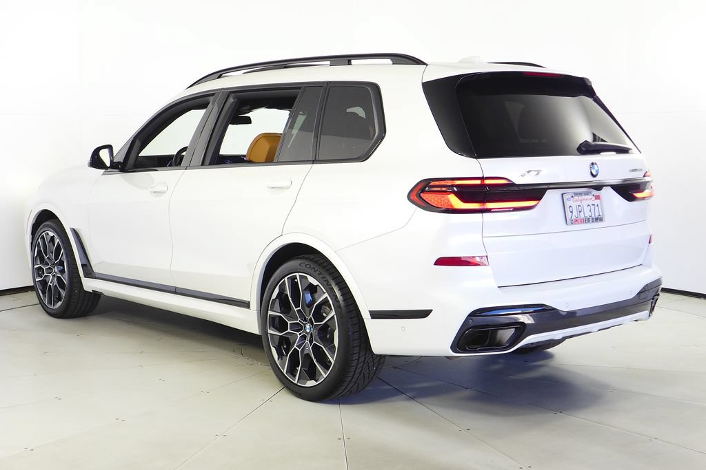 Used 2024 BMW X7 xDrive40i w/ M Sport Package AWD/4WD image 9