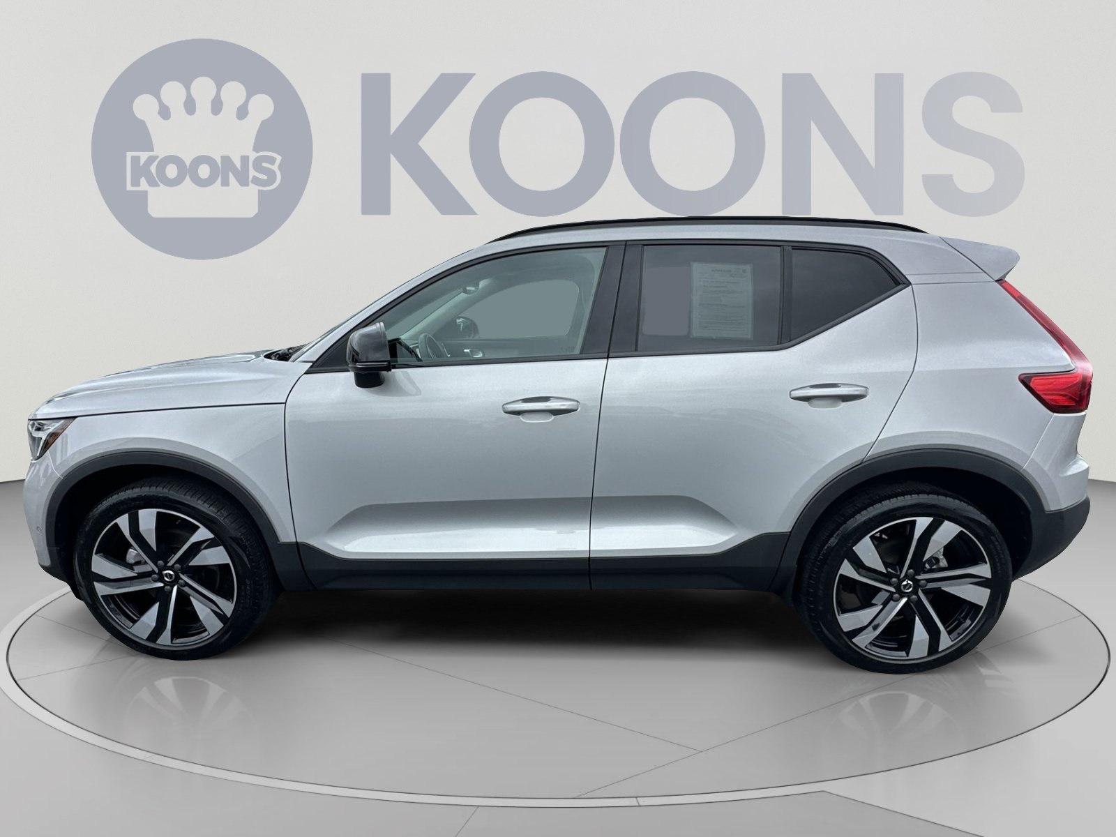 Used 2023 Volvo XC40 B5 Plus w/ Protection Package Premier AWD/4WD image 13