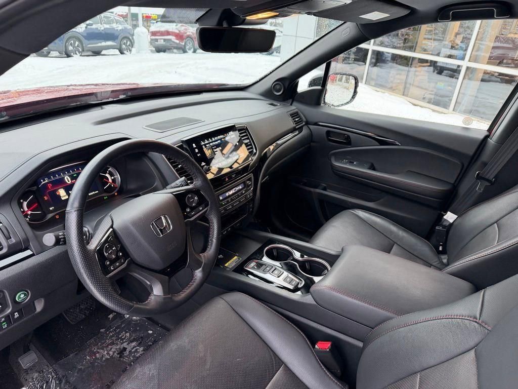 Used 2024 Honda Passport Black Edition image 9