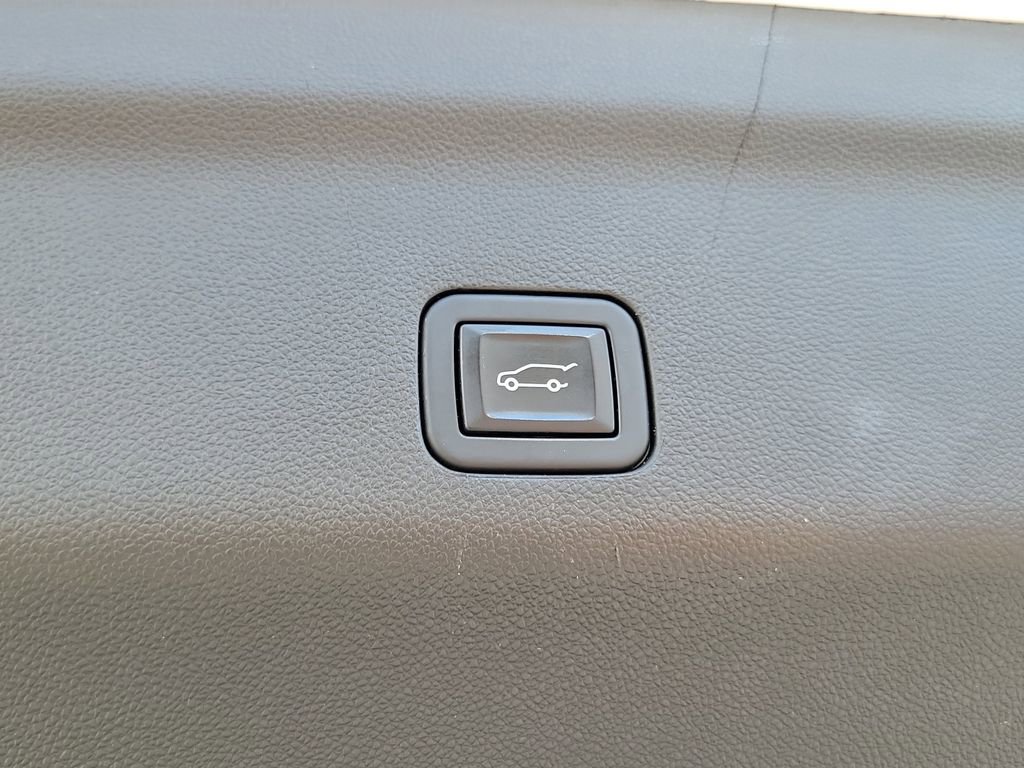 Used 2023 Chevrolet Tahoe LT AWD/4WD image 9