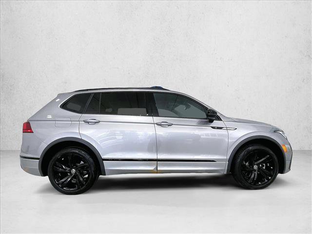 Used 2023 Volkswagen Tiguan SE R-Line FWD image 5