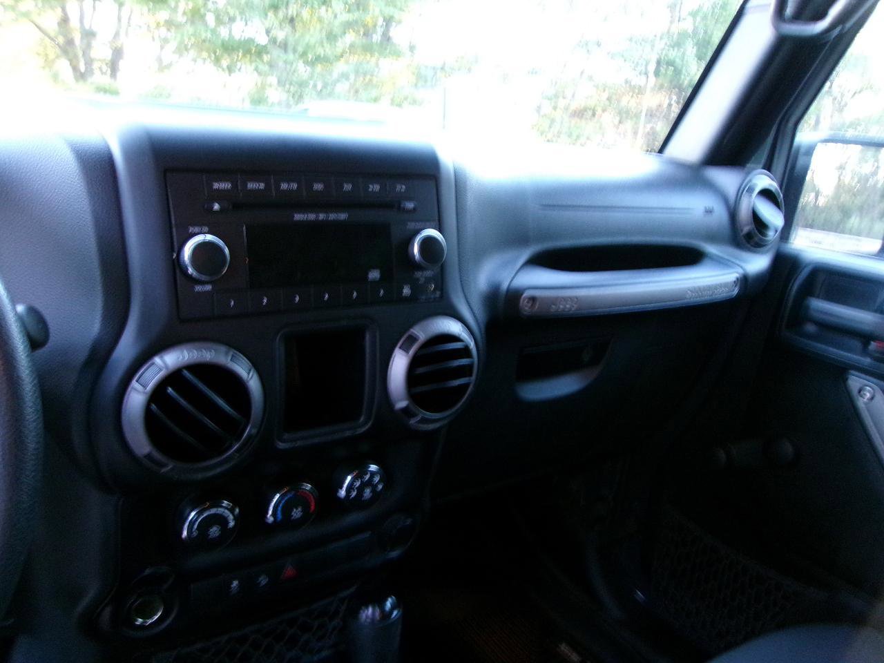 Used 2016 Jeep Wrangler Unlimited Sport image 12