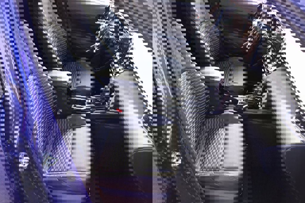 Used 2023 Toyota Corolla Cross AWD Hybrid image 14