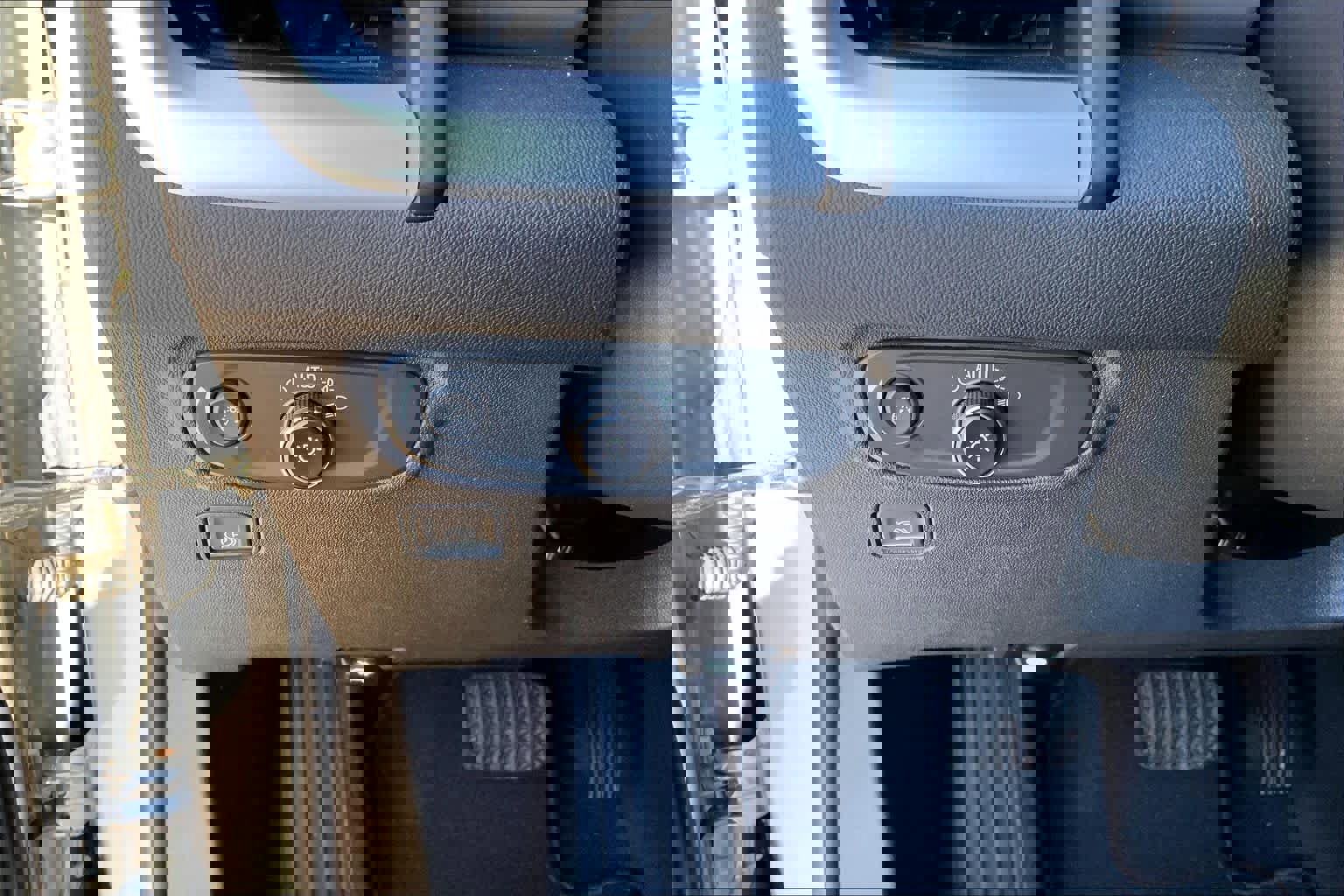 Certified 2023 GMC Terrain SLE image 30